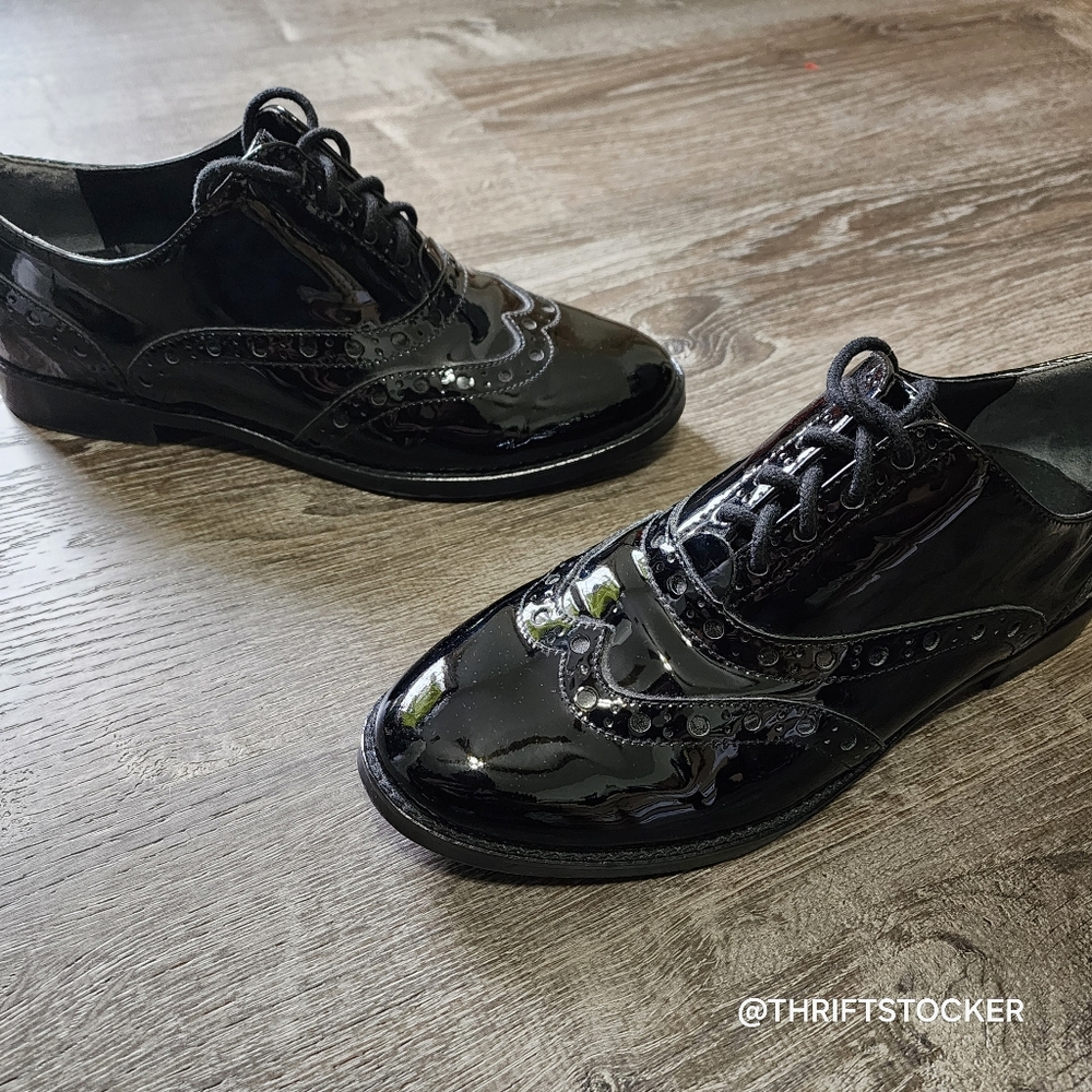 Vionic Black Oxford Wingtip Shoes